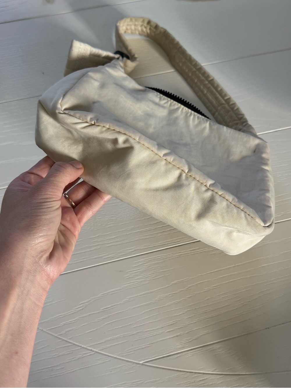 BAGGU Mini Nylon Shoulder Bag Ivory - Picture 6 of 11